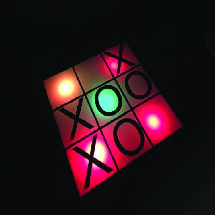 Glowing Tic Tac Toe