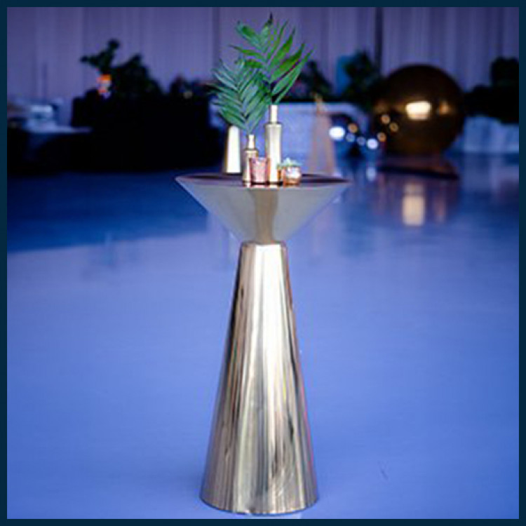 Elegant table setting with linen rentals in Glendale, AZ