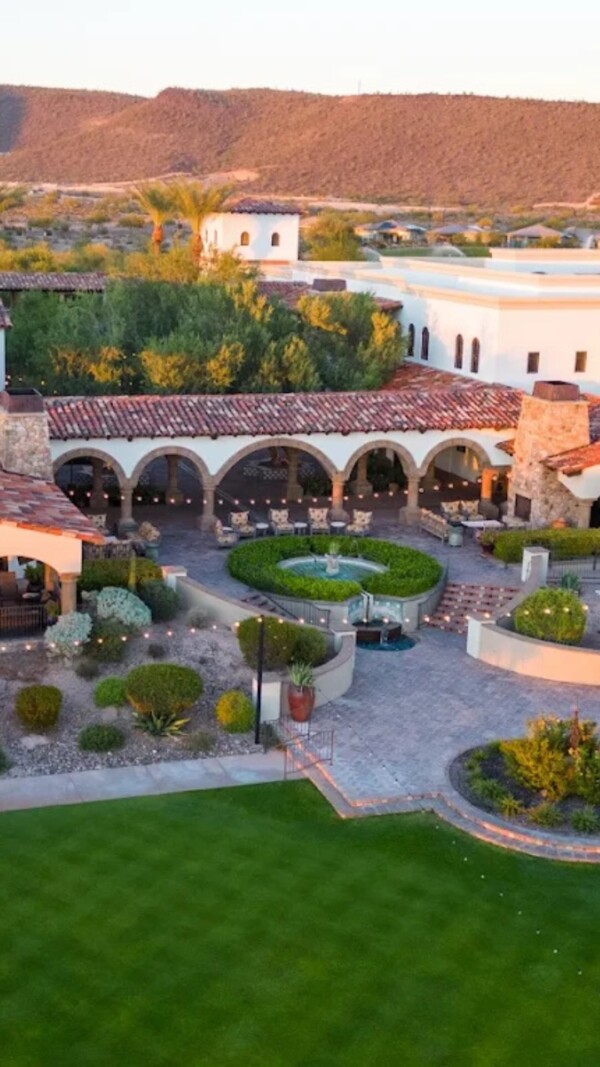 Step into the timeless beauty of Blackstone Country Club — where Tuscan-inspired architecture, glowing sunsets, and romantic courtyards set the scene for unforgettable events. From the terracotta tones to the stone fireplaces and archways, this venue brings old-world elegance to the desert.eventrentals arizonaevents arizonaweddings peoriaarizona luxuryeventrentals luxurywedding